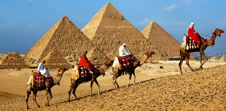 L’Épopée des Pharaons en Famille : 8 Jours entre Pyramides et Croisière Prestige sur le Nil