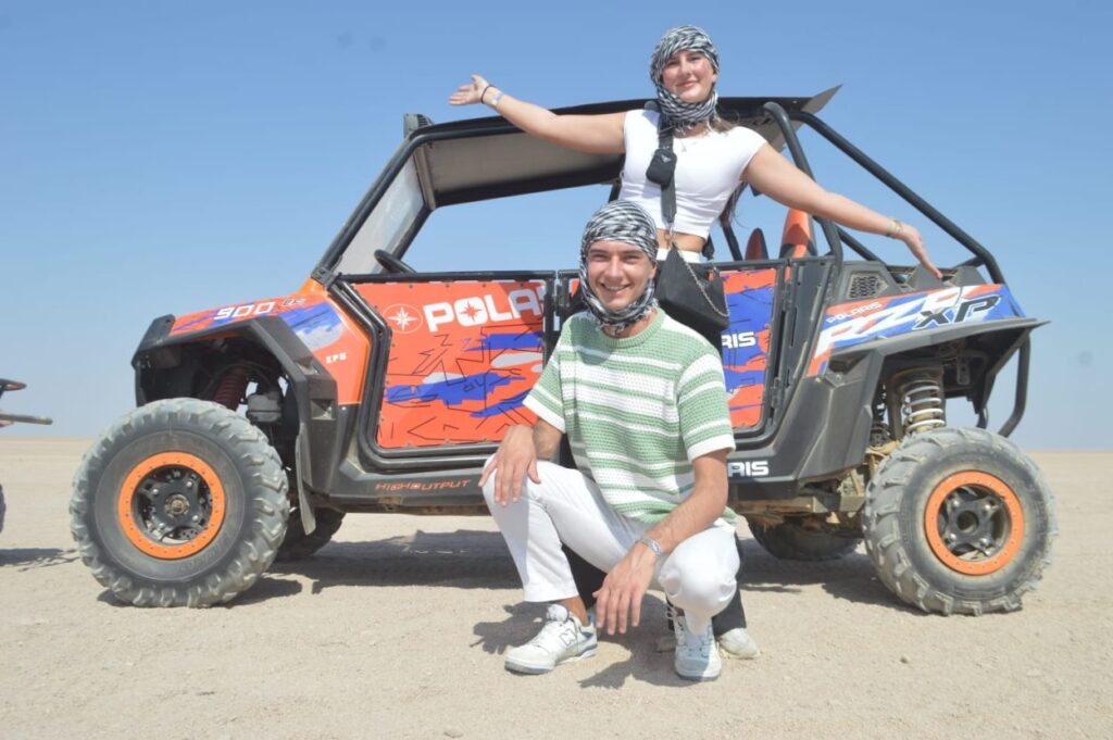 Safari Quad au Coucher du Soleil dans le Désert du Sahara
