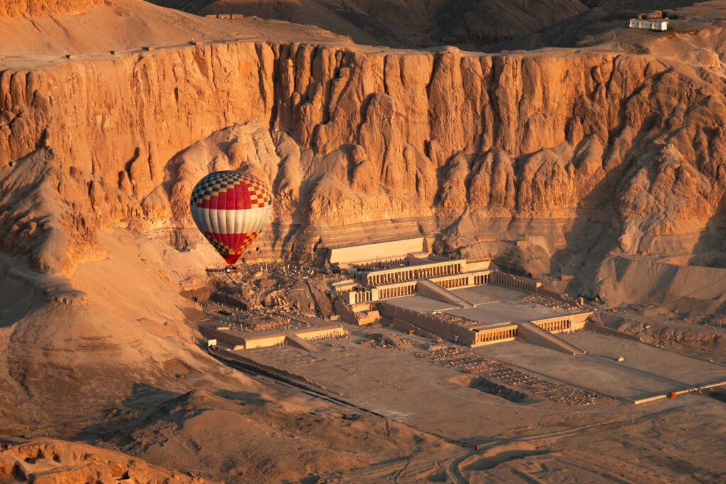 Expérience Exclusive : Louxor Impérial & Vol en Montgolfière au Lever du Soleil depuis Hurghada