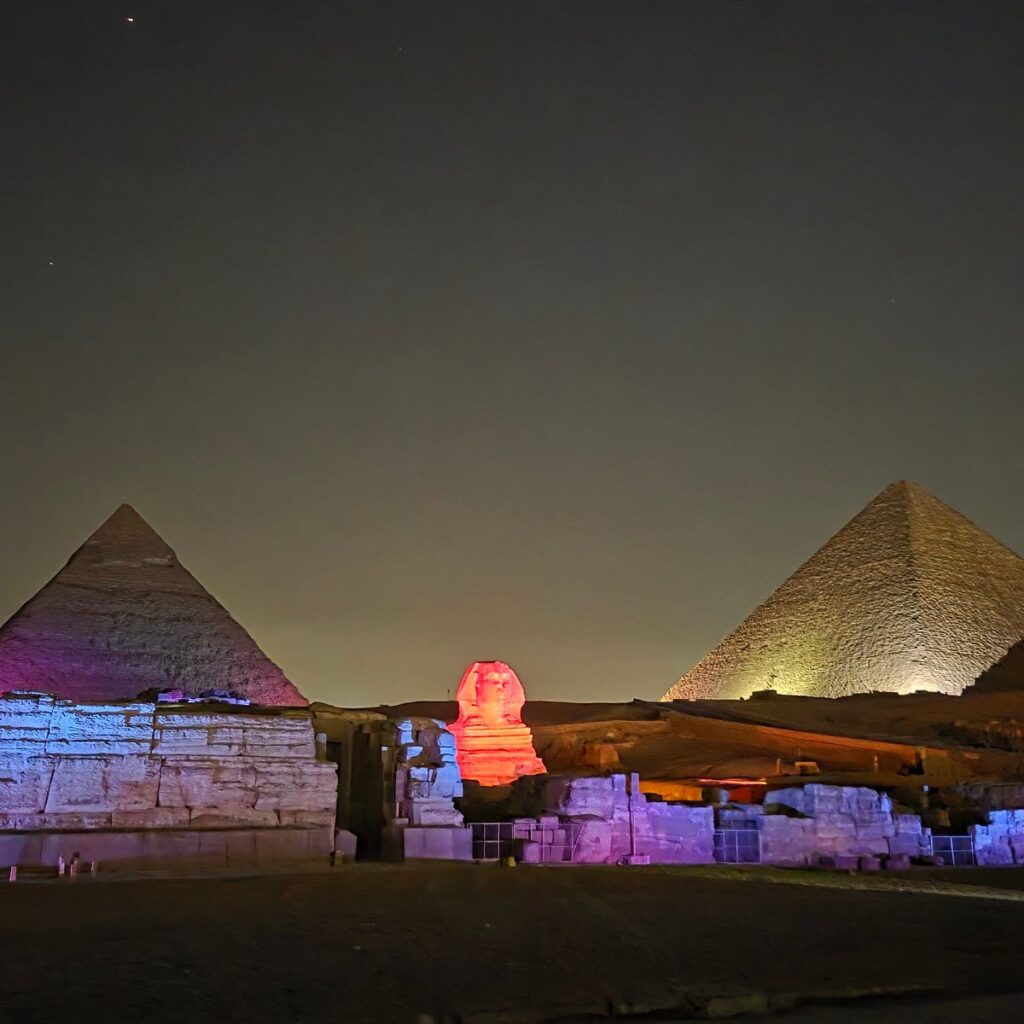 Spectacle Son et Lumière aux Pyramides : Féerie Nocturne sur le Plateau de Gizeh