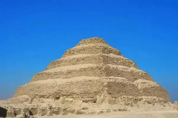 L’Épopée de l’Ancien Empire : Dahchour, Saqqara et l’Incontournable Memphis